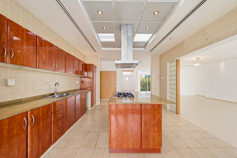 Villa te huur in Jumeirah, Dubai, VAE 5 slaapkamers, 390.19 vr.m., nr 749848 - foto 6