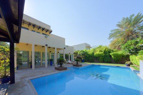 Vila u Arabian Ranches, Dubai, UAE 5 spavaćih soba, 899.95 m2 Br. 751175 - fotografija 2