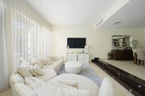 Vila u Arabian Ranches, Dubai, UAE 5 spavaćih soba, 899.95 m2 Br. 751175 - fotografija 6