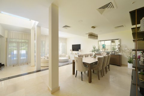 Vila u Arabian Ranches, Dubai, UAE 5 spavaćih soba, 899.95 m2 Br. 751175 - fotografija 4