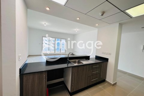 Apartment in Al Reef, Abu Dhabi, UAE 2 bedrooms, 104.8 sq.m. № 596942 - photo 8