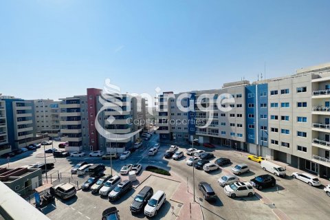 Apartment in Al Reef, Abu Dhabi, UAE 2 bedrooms, 104.8 sq.m. № 596942 - photo 1