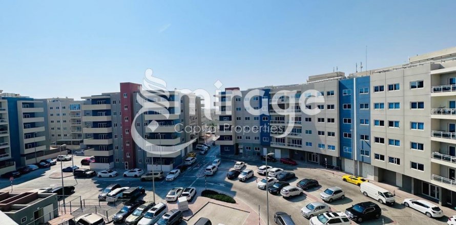 Apartment in Al Reef, Abu Dhabi, UAE 2 bedrooms, 104.8 sq.m. № 596942