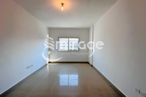 Apartment in Al Reef, Abu Dhabi, UAE 2 bedrooms, 104.8 sq.m. № 596942 - photo 5