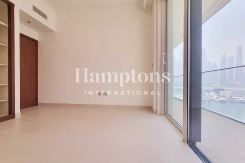 Apartment til leje i Dubai Harbour, Dubai, UAE 3 soveværelser, 177.86929671 kvm № 703135 - foto 17