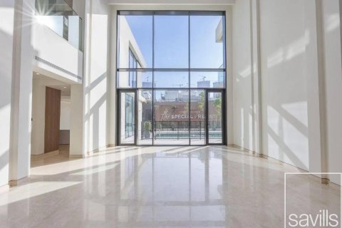 Vilë në Dubai, Emiratet e Bashkuara Arabe 5 dhoma gjumi, 787.91 m2. № 766779 - Foto 3