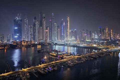 Appartement te huur in Dubai Harbour, Dubai, VAE 3 slaapkamers, 178 vr.m., nr 646407 - foto 1