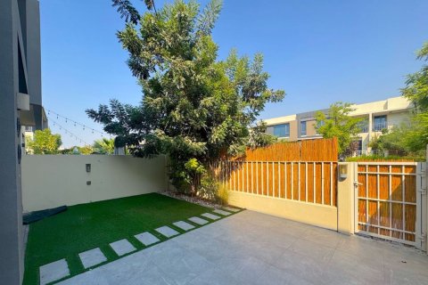 Üürile anda villa asukohaga Dubai Hills Estate, Dubai, AÜE: 4 magamistoaga, 216.84 m² Nr 768787 - pilt 2