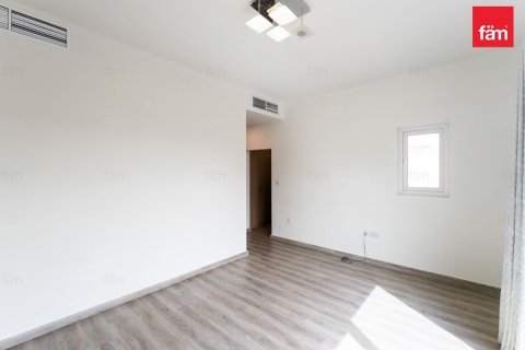 Villa te huur in Dubai, VAE 3 slaapkamers, 174.8 vr.m., nr 680006 - foto 9