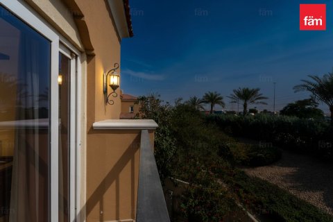 Villa te huur in Dubai, VAE 3 slaapkamers, 174.8 vr.m., nr 680006 - foto 15