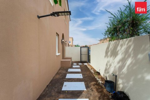 Villa te huur in Dubai, VAE 3 slaapkamers, 174.8 vr.m., nr 680006 - foto 10