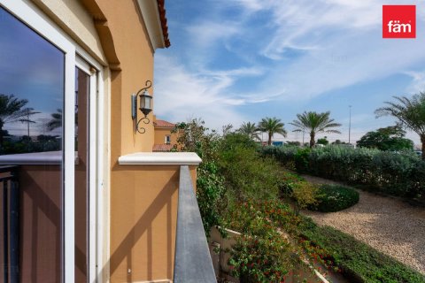 Villa te huur in Dubai, VAE 3 slaapkamers, 174.8 vr.m., nr 680006 - foto 26