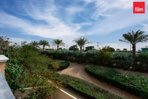 Villa te huur in Dubai, VAE 3 slaapkamers, 174.8 vr.m., nr 680006 - foto 28