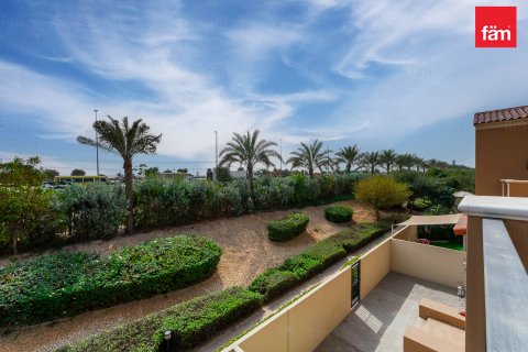 Villa te huur in Dubai, VAE 3 slaapkamers, 174.8 vr.m., nr 680006 - foto 30