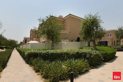 Villa te huur in Dubai, VAE 3 slaapkamers, 174.8 vr.m., nr 680006 - foto 22