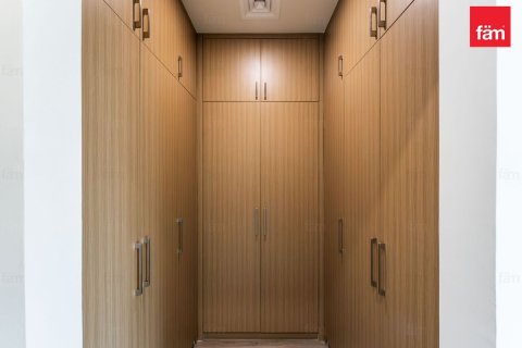 Villa te huur in Dubai, VAE 3 slaapkamers, 174.8 vr.m., nr 680006 - foto 19