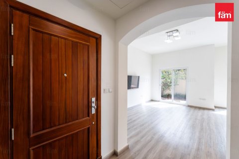 Villa te huur in Dubai, VAE 3 slaapkamers, 174.8 vr.m., nr 680006 - foto 17