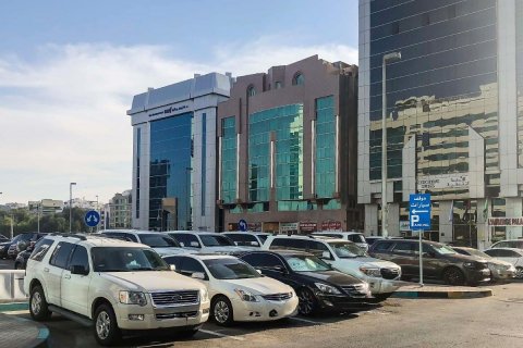 Building in Al Nahyan, Abu Dhabi, UAE 2319 sq.m. № 595023 - photo 7