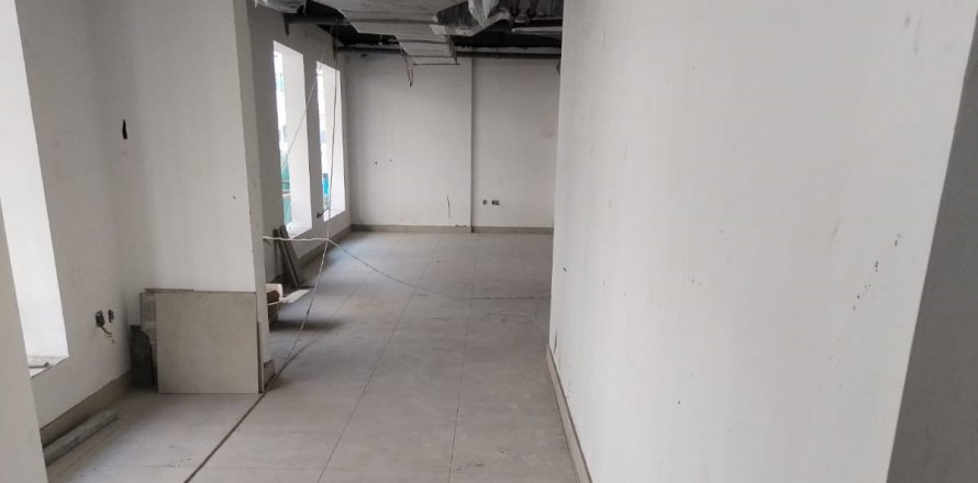 Building in Al Nahyan, Abu Dhabi, UAE 2319 sq.m. № 595023