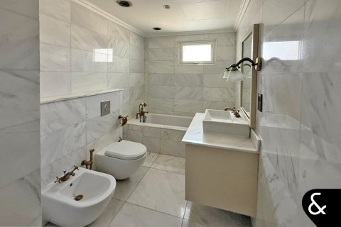 Villa sa Dubai Land, UAE 6 silid-tulugan, 1256 sq.m. № 688648 - larawan 21