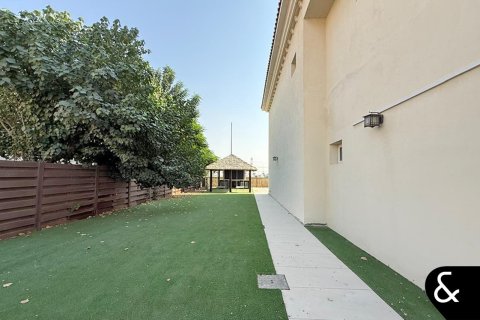 Villa sa Dubai Land, UAE 6 silid-tulugan, 1256 sq.m. № 688648 - larawan 5