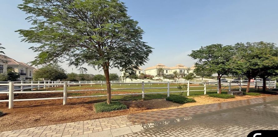 Villa sa Dubai Land, UAE 6 silid-tulugan, 1256 sq.m. № 688648