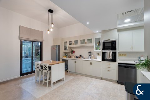 Müüa villa asukohaga Mudon, Dubai, AÜE: 4 magamistoaga, 354 m² Nr 688646 - pilt 2