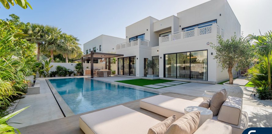 Villa asukohaga Meadows, Dubai, AÜE: 4 magamistoaga, 353 m² Nr 688650