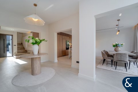 Müüa villa asukohaga Meadows, Dubai, AÜE: 4 magamistoaga, 353 m² Nr 688650 - pilt 7