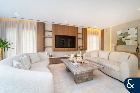 Müüa villa asukohaga Meadows, Dubai, AÜE: 4 magamistoaga, 353 m² Nr 688650 - pilt 3