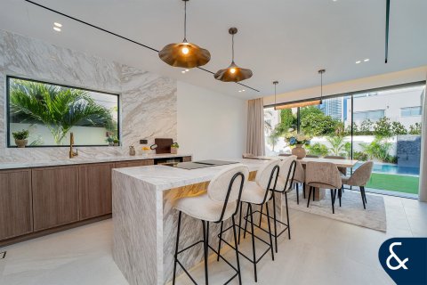 Müüa villa asukohaga Meadows, Dubai, AÜE: 4 magamistoaga, 353 m² Nr 688650 - pilt 8