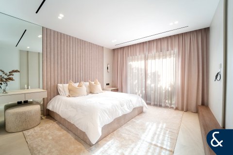 Müüa villa asukohaga Meadows, Dubai, AÜE: 4 magamistoaga, 353 m² Nr 688650 - pilt 13