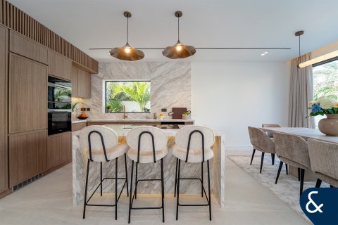 Müüa villa asukohaga Meadows, Dubai, AÜE: 4 magamistoaga, 353 m² Nr 688650 - pilt 9