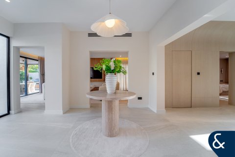 Müüa villa asukohaga Meadows, Dubai, AÜE: 4 magamistoaga, 353 m² Nr 688650 - pilt 6