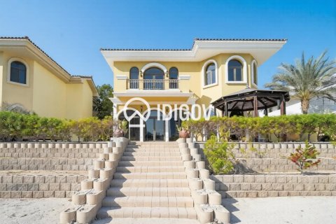 Villa in Palm Jumeirah, Dubai, UAE 4 bedrooms, 464.52 sq.m. № 735379
