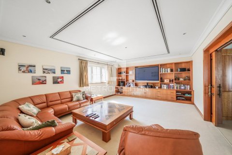 Vila v Jumeirah, Dubai, SAE 6 ložnice, 3902 m² Č.: 593334 - fotografie 2