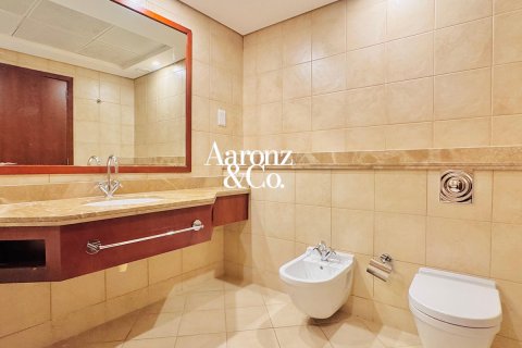 Jumeirah Beach Residence, Dubai, UAE의 임대용 아파트 침실 3개, 242제곱미터 번호 699549 - 사진 16