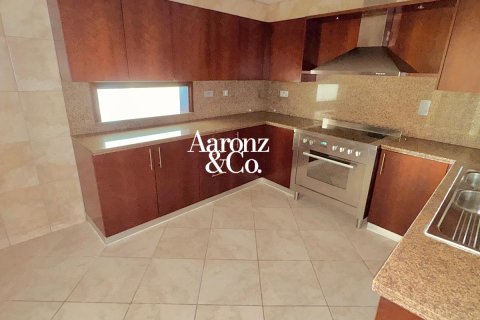 Jumeirah Beach Residence, Dubai, UAE의 임대용 아파트 침실 3개, 242제곱미터 번호 699549 - 사진 14