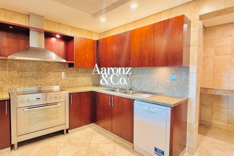 Jumeirah Beach Residence, Dubai, UAE의 임대용 아파트 침실 3개, 242제곱미터 번호 699549 - 사진 13