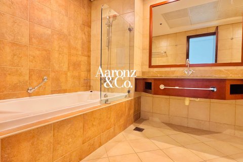 Jumeirah Beach Residence, Dubai, UAE의 임대용 아파트 침실 3개, 242제곱미터 번호 699549 - 사진 15