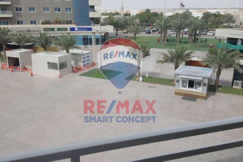 Apartament në Al Reef, Abu Dhabi, Emiratet e Bashkuara Arabe 3 dhoma gjumi, 151 m2. № 580428 - Foto 1