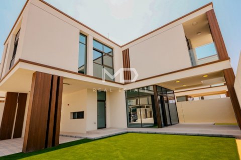 Abu Dhabi, UAE의 임대용 타운하우스 침실 3개, 269제곱미터 번호 555187 - 사진 71