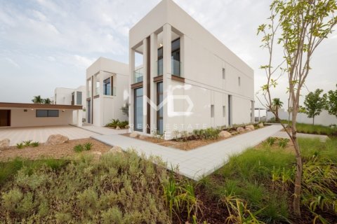 Vila v Abu Dhabi, SAE 5 ložnice, 619.1 m² Č.: 555188 - fotografie 2