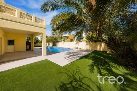 Vila di Meadows, Dubai, UAE 4 bilik tidur, 380.81 meter persegi № 753627 - foto 1