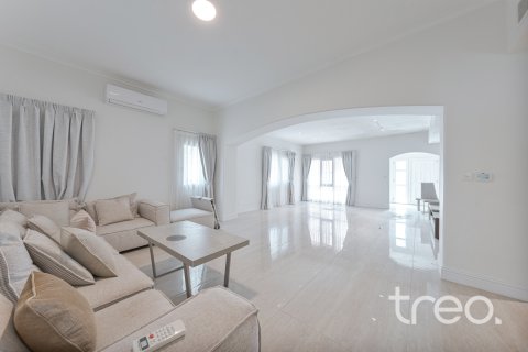 Vila di Meadows, Dubai, UAE 4 bilik tidur, 380.81 meter persegi № 753627 - foto 5
