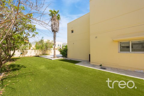Vila di Meadows, Dubai, UAE 4 bilik tidur, 380.81 meter persegi № 753627 - foto 8