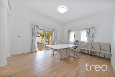 Vila di Meadows, Dubai, UAE 4 bilik tidur, 380.81 meter persegi № 753627 - foto 2