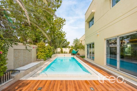 Vilë në Meadows, Dubai, Emiratet e Bashkuara Arabe 4 dhoma gjumi, 390.19 m2. № 753621 - Foto 4