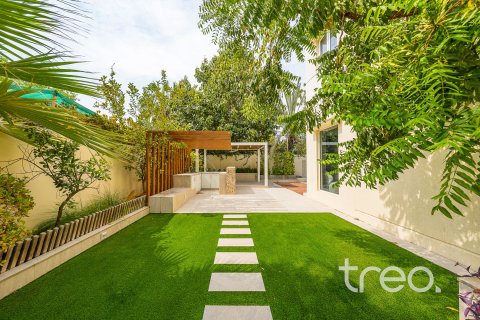 Vilë në Meadows, Dubai, Emiratet e Bashkuara Arabe 4 dhoma gjumi, 390.19 m2. № 753621 - Foto 6