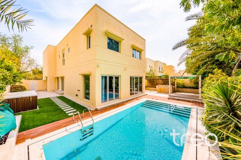 Vilë në Meadows, Dubai, Emiratet e Bashkuara Arabe 4 dhoma gjumi, 390.19 m2. № 753621 - Foto 10